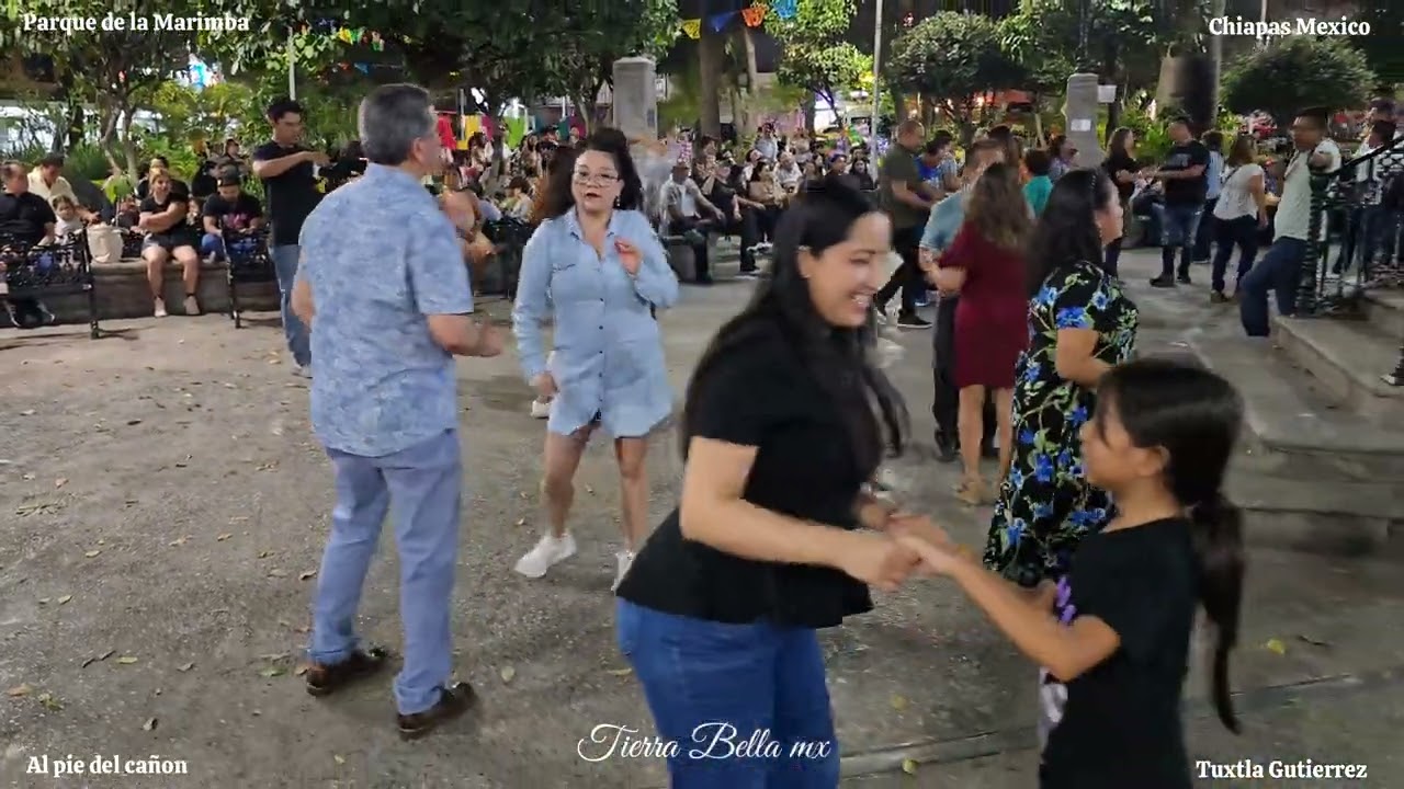 Parque de la marimba 🇲🇽Tuxtla Gutiérrez Chiapas México Música tradicional mexicana Baile regional