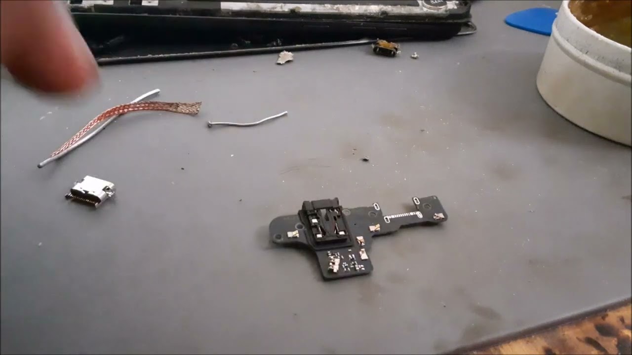 Charging base fix with a small dot of solder : r/Embermug