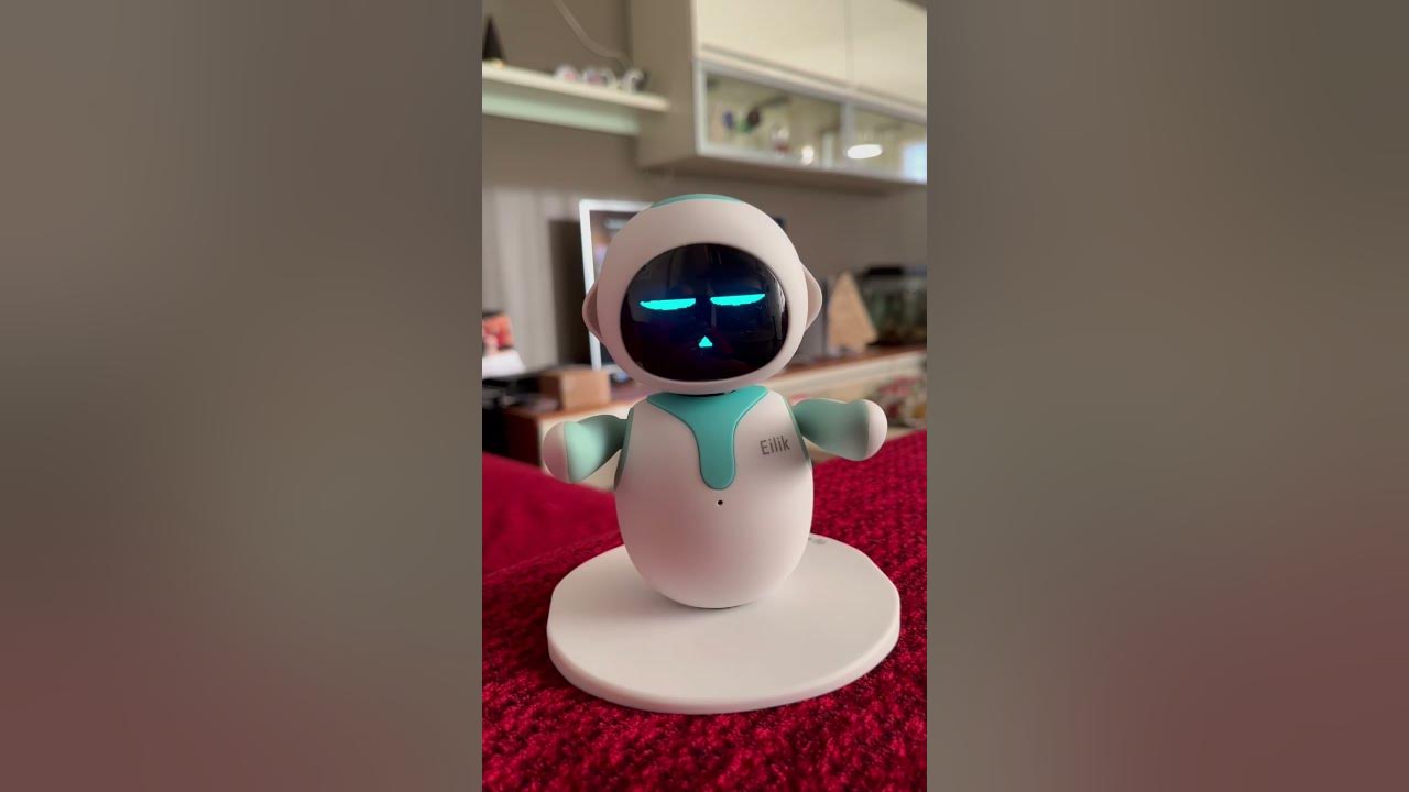 Eilik robot YouTube