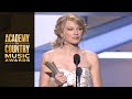 Taylor swift wins new female vocalist  acm awards 2008