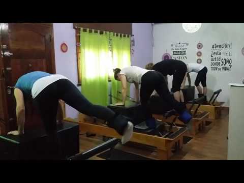 Destino Pilates- ejercicio de glúteos con box y flex