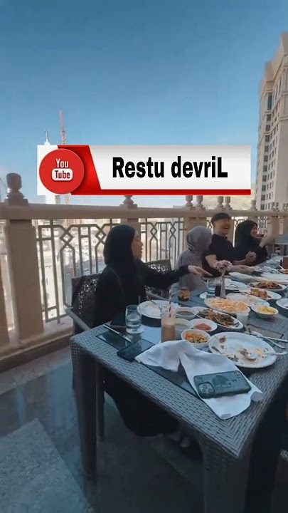 Moment kebersamaan iky lini dan teman teman lainnya saat makan bersama di Mekkah #mahalini
