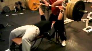Chris Hamilton benching 180kg's.3GP