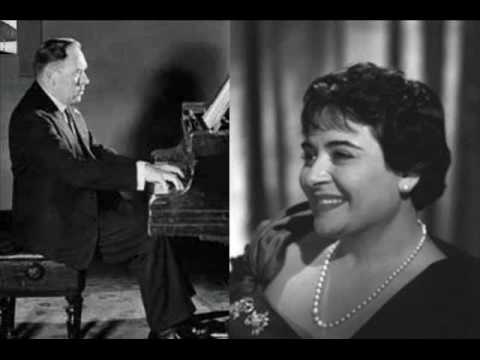 Victoria De Los Angeles 1949 (Gerald Moore, piano) Periquet-Granado...  "El Mirar de la Maja"(Texts)