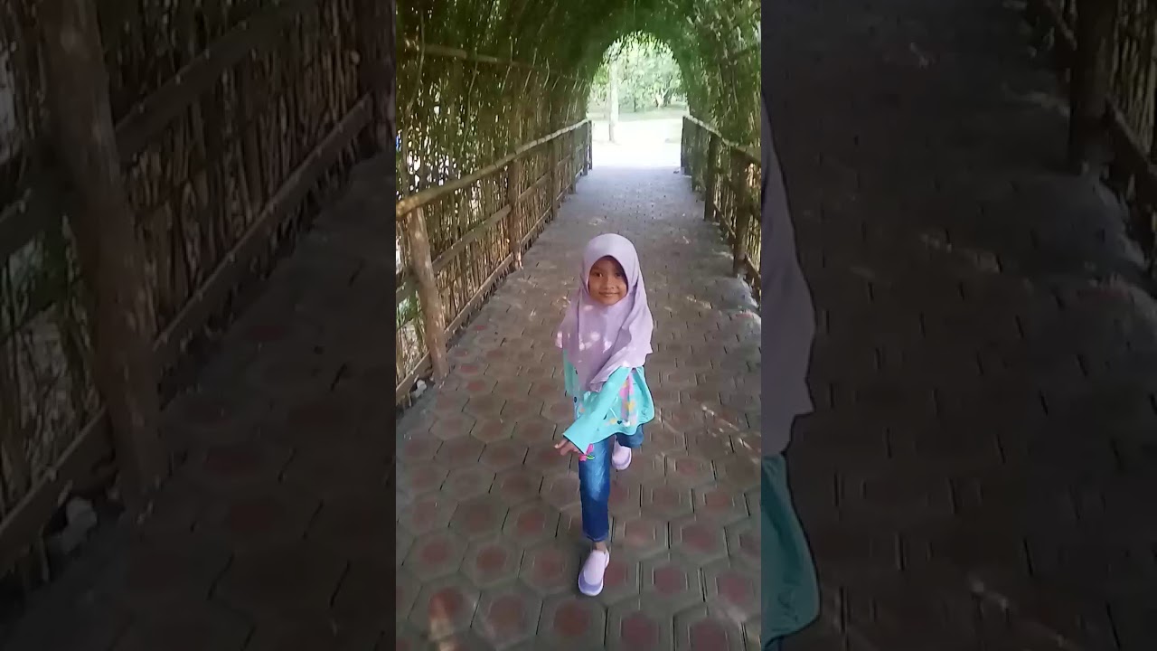 Aku jalan di daun daun Kawung tilu YouTube