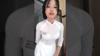 Tiktok Không Mặc Áo Giáp