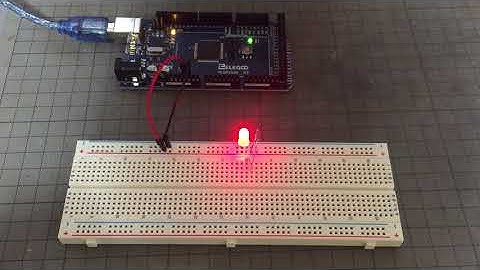 220Ω（オーム）の抵抗器で5mm 赤色LEDランプを光らせる（電子工作）