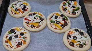 فطائر البيتزا بعجينه قطنية وبطريقة تشكيل بالكأس مع عمل صلصة البيتزا