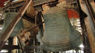 VELENCE (H) - A katolikus templom harangjai / The bells of the catholic church