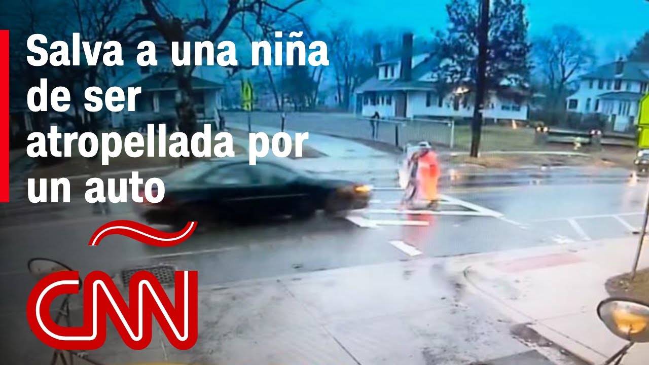 Una niña se salva de ser atropellada gracias a la intervención de cabo ...