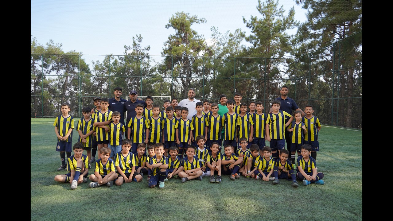 Adıyamanlı minikler Fenerbahçe Futbol Okulu’nda hem spor yapıyor hem hayata hazırlanıyor