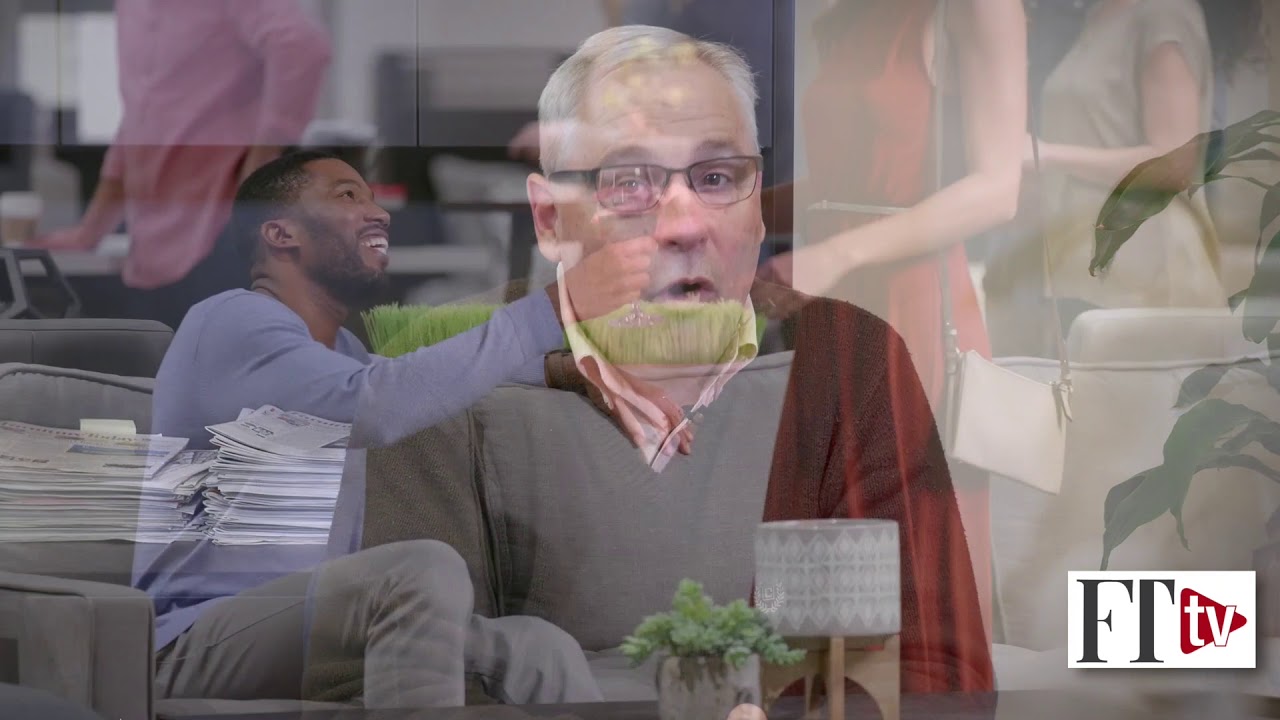 How can you customize your Leadership Conference experience?