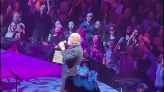 Billy Joel - Uptown Girl With Christie Brinkley in audience singing to her Live @MSG on 04/26/2024.