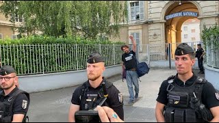 VIDEO. Julien Le Guet sort de la gendarmerie à l'issue de sa garde à vue à Niort.