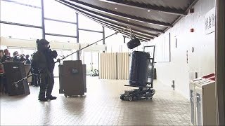 特殊ロボットで・・・五輪・代々木競技場でテロ対策訓練(15/12/14)