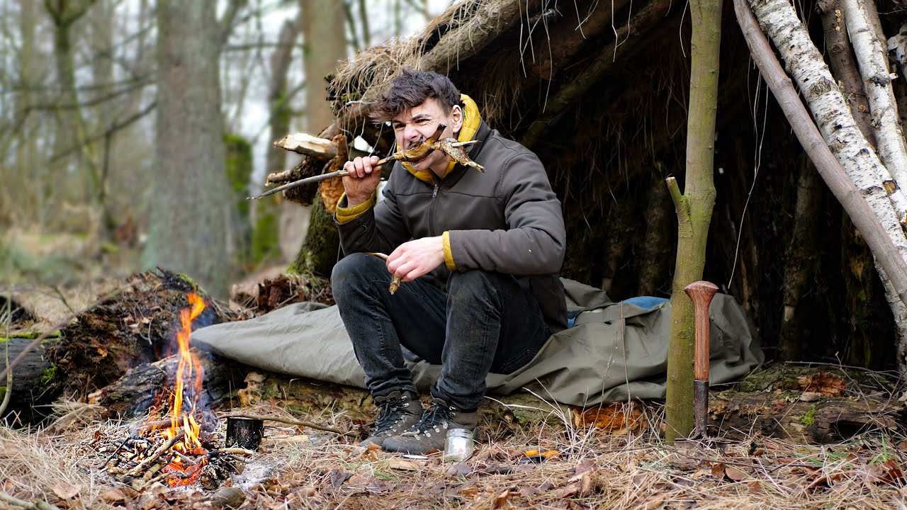 Primitive Bushcraft Shelter | 24h Winter Fishing, Foraging, Survival