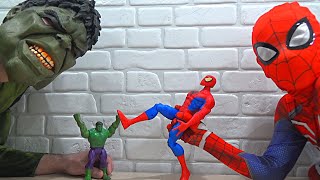 Hulk and Spiderman play with their copies