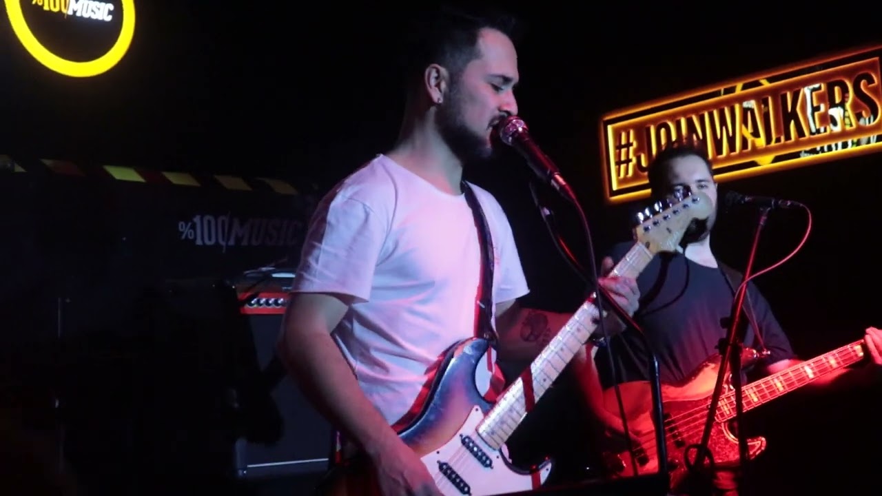 Umut Kaya-Ben Seni Sevemedim (Canlı Performans)