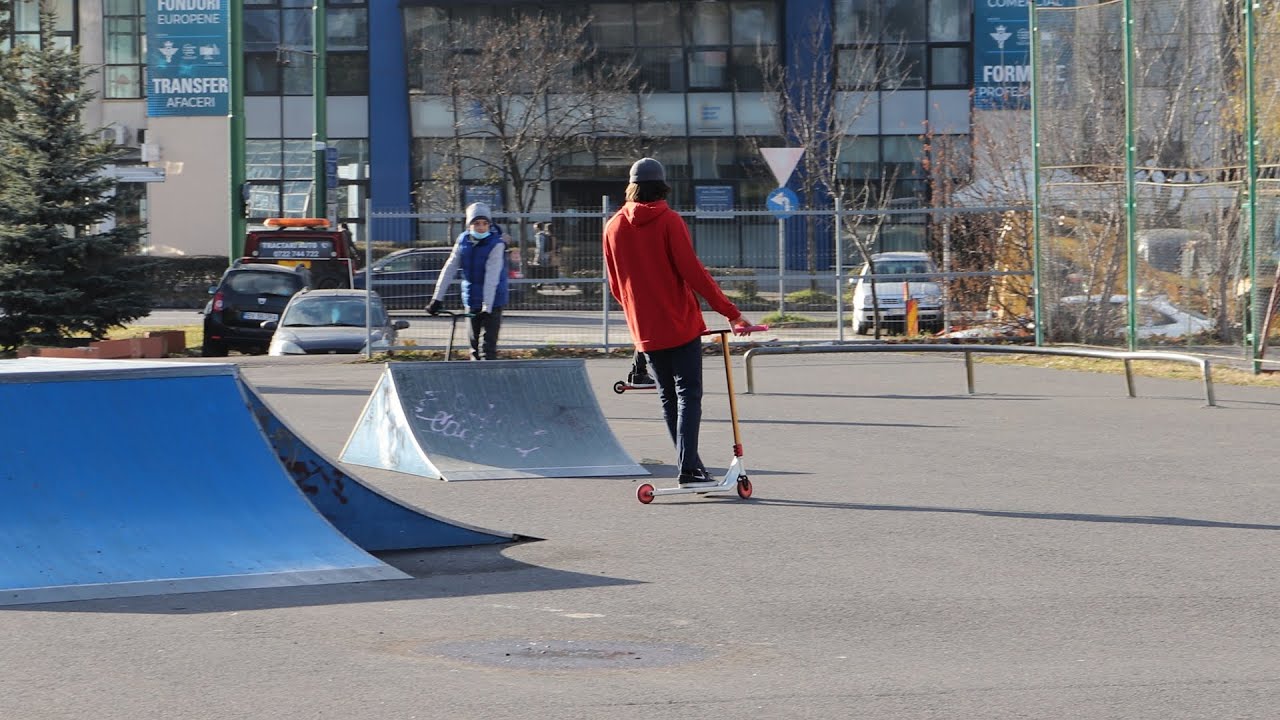 TESTEZ NOUL DECK IN SKATEPARK
