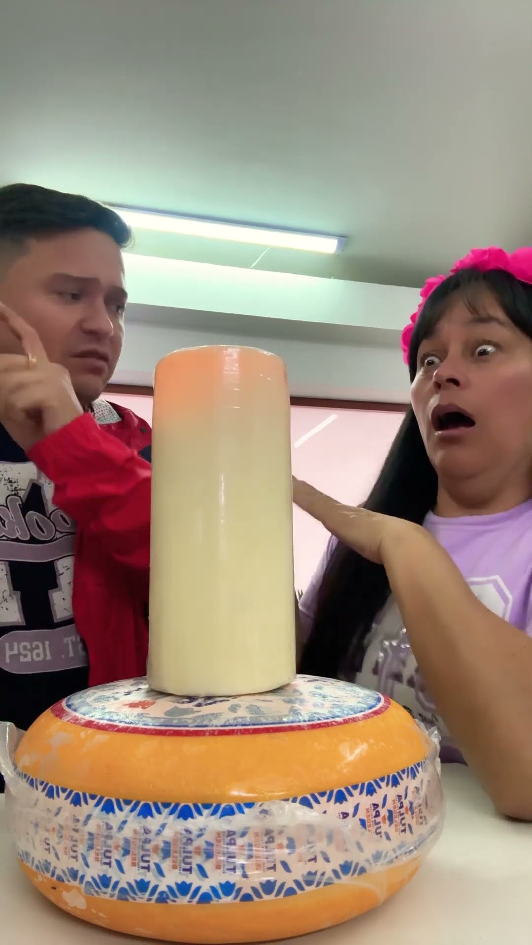 El que no cante no le doy torta #humor #cosasdefamilia #humorfamiliar #funny #cosasdecasa #shortvi