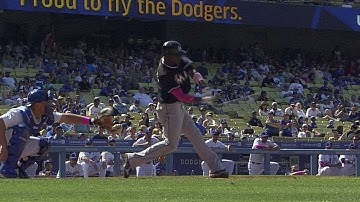 MIA@LAD: Hechavarria lines a two-run double to right