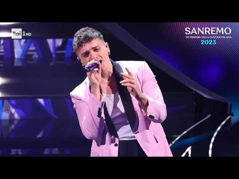 Sanremo 2023 - Olly canta &#039;Polvere&#039;