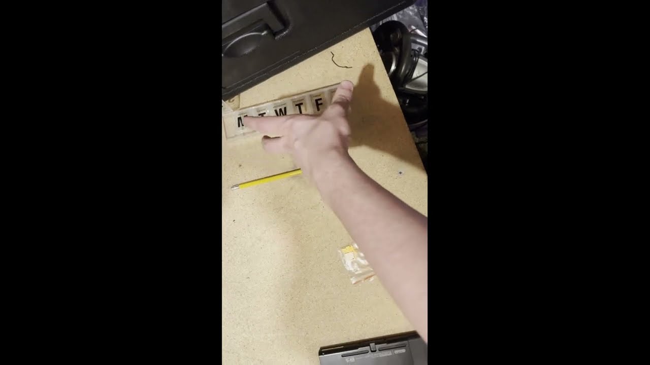 How to replace a SD Card reader on a Nintendo Switch- 804 Pieces of Tech - 90 sub special