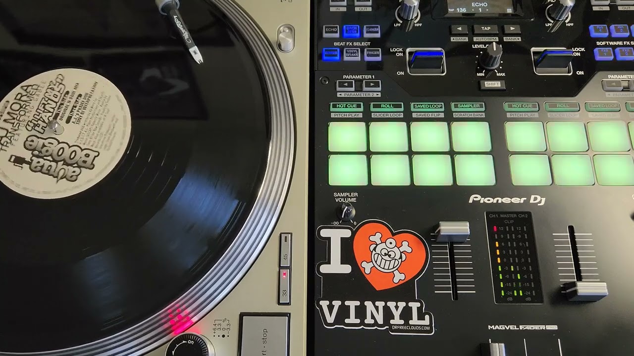 AJ Mora Feat Gabee - I Lift My Hands - Aqua Boogie Records 1997 Classic Hard House Richard Vission auf YouTube ansehen AJ Mora Feat Gabee - I Lift My Hands - Aqua Boogie Records 1997 Classic Hard House Richard Vission auf YouTube ansehen