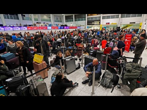 Video: Flughäfen In Großbritannien Setzen Neue 3D-Gepäckscanner Ein