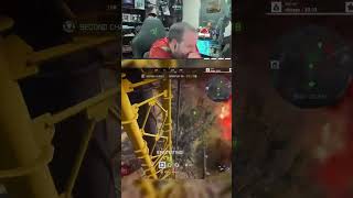 😡 Phasing in and out of buildings is game design now?