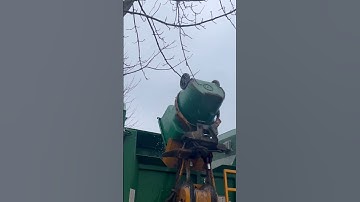 WM Labrie Automizer Dumps 2 Trash Cans