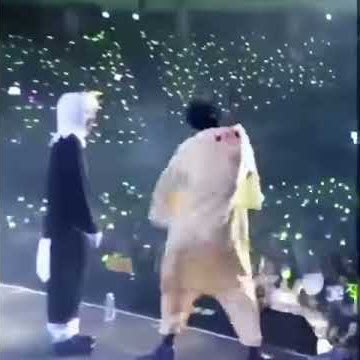 JINYOUNG being GOT7's mom loves his family a lot