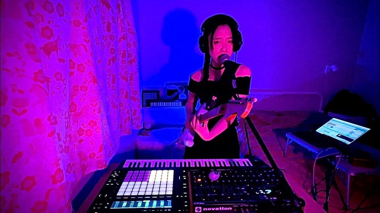 Live Looping With Ableton Push 2 & Novation Peak - ‘I Wanna’ - YouTube