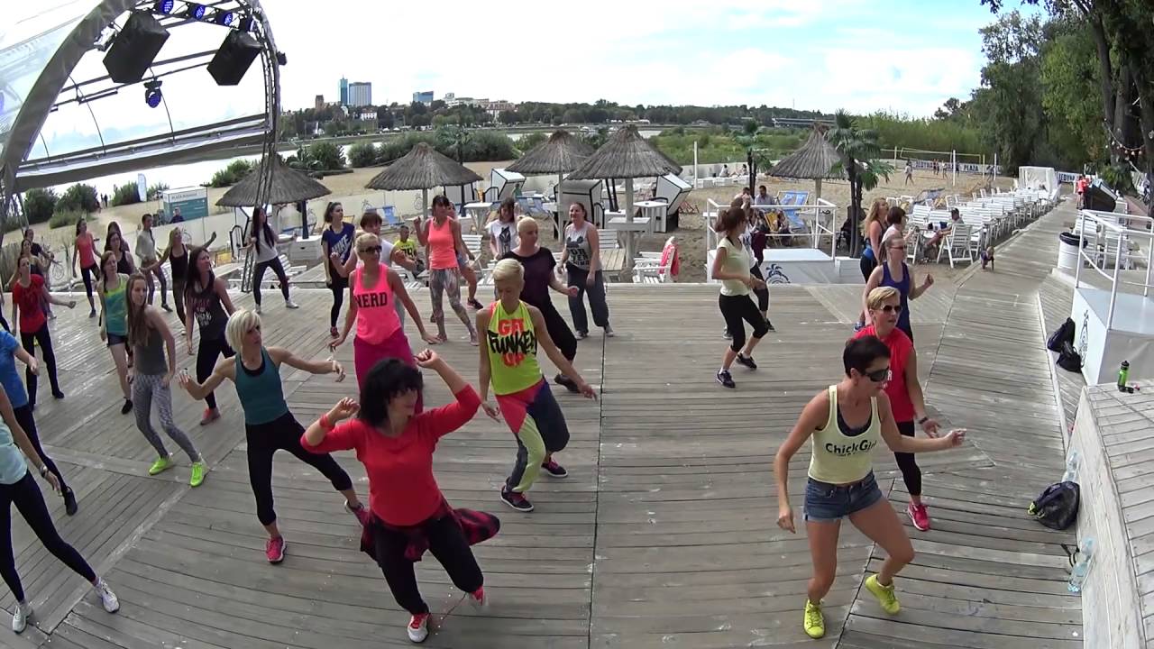 Gente de Zona - Más Macarena ft. Los Del Rio - Zumba Fitness Choreography by Natalia video phone beyonce mp3