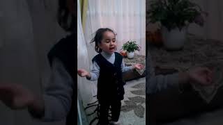 İsti̇klal Marşi Mızı Birde Ezbere Okuyan 5 Yaşındaki Küçük Beyza Dan Dinleyelim.