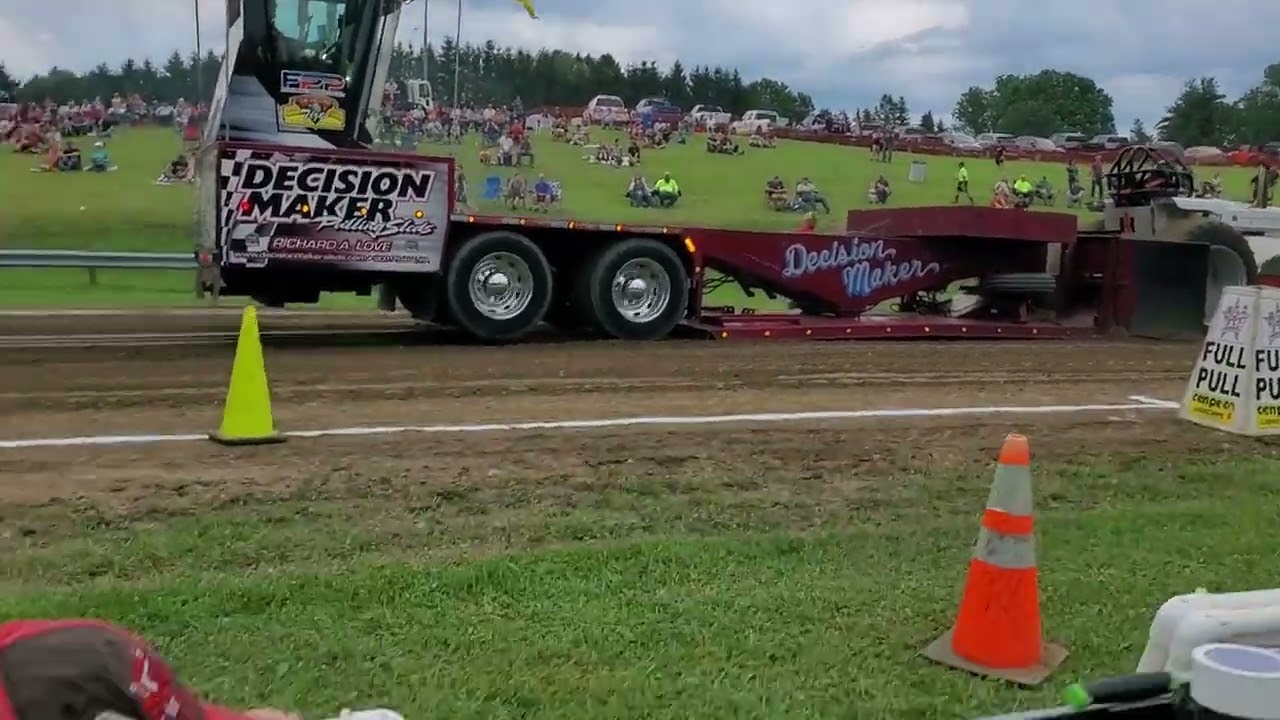 Jeremy bayer 466 hot farm tractor pulling  NY