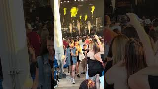 Wiz khalifa black and yellow live @wizkhalifa 