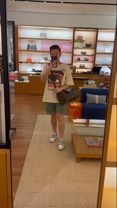 Louis Vuitton Limited Edition Monogram Canvas Christmas 2019 Animation  Venice Key Holder and Bag Charm - Yoogi's Closet