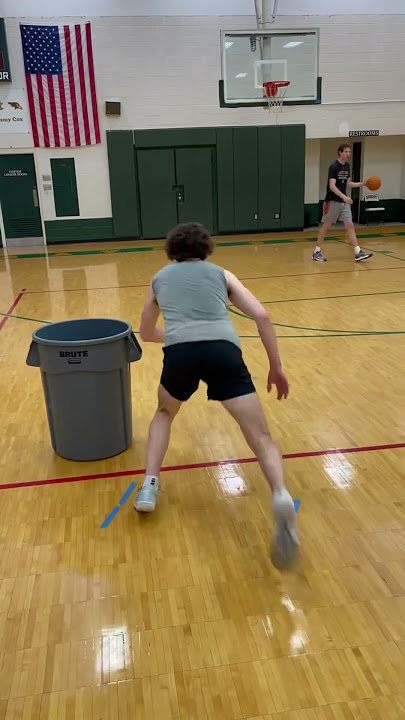 Slow Step Finish! #basketball #youtubeshorts #finishing #footwork #shorts
