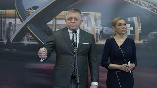 Tlačová konferencia Roberta Fica a Denisy Sakovej po návšteve spoločnosti Slovnaft