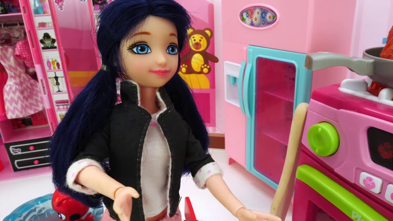 Lavamos la ropa de Marinette. Episodios de Ladybug en español. Juegos de  Ladybug Cartoon - YouTube