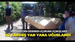 İki kardeş yan yana uğurlandı Resimi