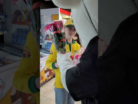 Сюрприз для девушки-удался! #ростовоймедведьпоздравление #праздник #сюрприз #8марта