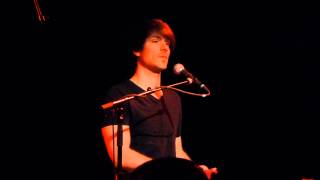 Video voorbeeld van "Marcel Brell (support of Suzanne Vega) - Alles gut, solang man tut - live Feiheiz Munich 2014-02-11"