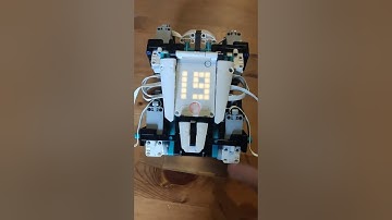 #shorts Fun micropython battery level program (Robot Inventor)