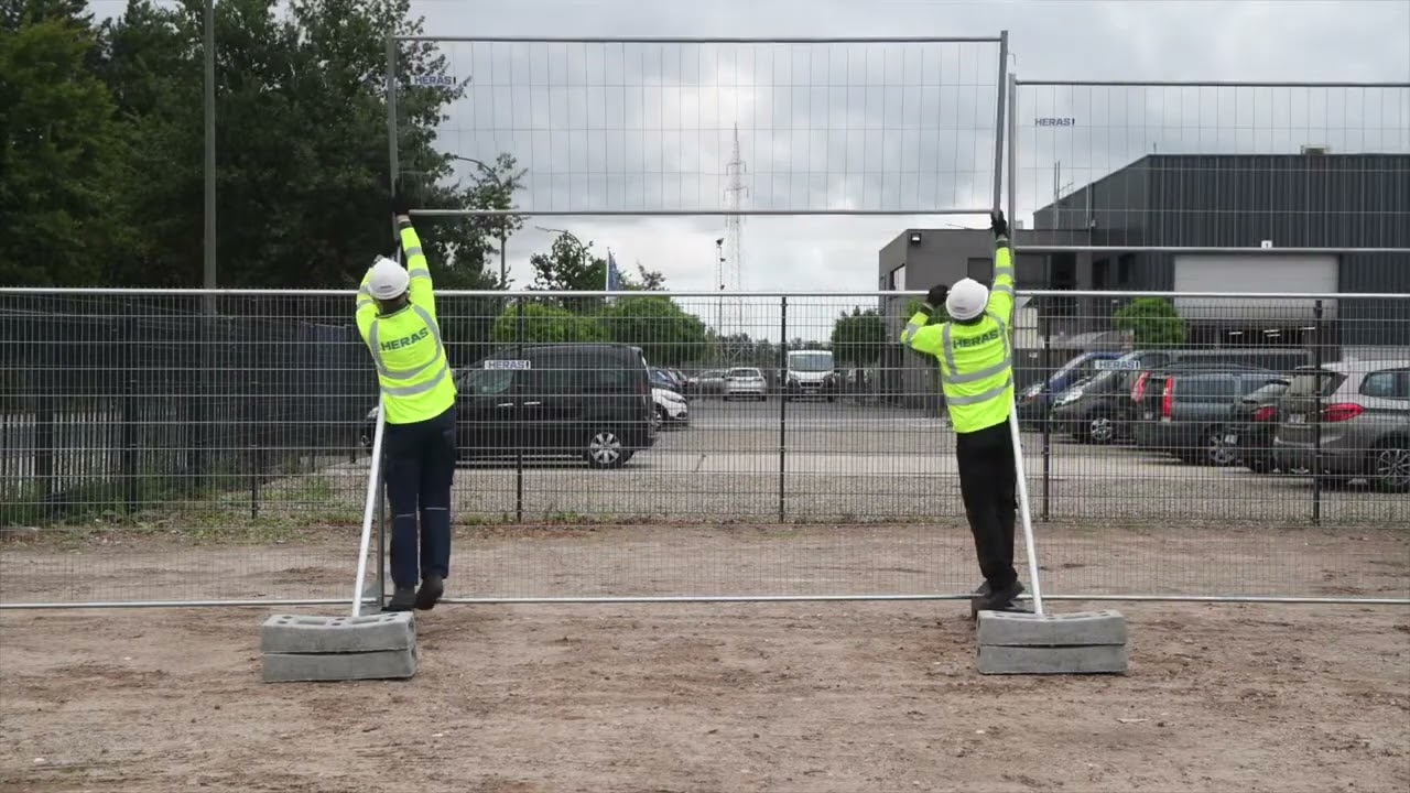 Montage des Bauzauns M100 für einen extra hohen Bauzaun