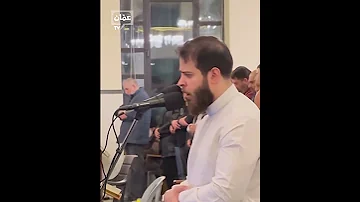 ادهم النابلسي في المسجد في ظهور جديد سبحان من جعل صوتك لله 
