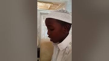 تلاوة خاشعة للقاريء الصغير عبدالله حسن من الصومال