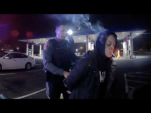 She Said I Ll Pay For It Then Police Found Everything In Her Bag Bodycam 