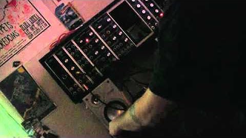 Circuit Bent Opto Light Theremin Keyboard Through Modular